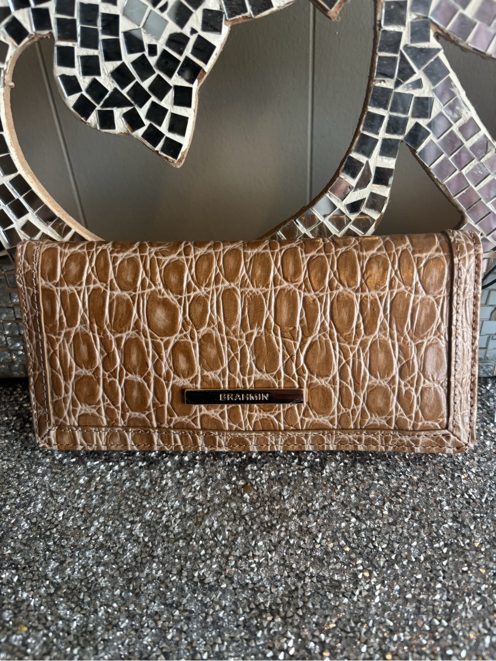 💕Brahmin Ady Timeless Taupe Bayem Wallet